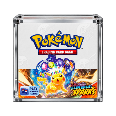 Booster Box Acrylic Protective Case - vooraanzicht met voorbeeldproduct. Gegenereerde productvisualisatie. Box niet inbegrepen.