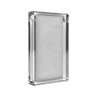 PSA Acrylic Protective Case - lege acryl case, schuin vooraanzicht. Gegenereerde productvisualisatie.
